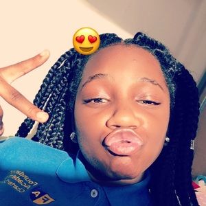 Meet your Posher, Mya